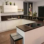 Apartment Waldstrassenviertel Loft Terrasse, Redbull Arena *